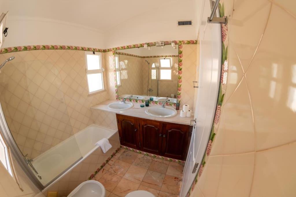 Vilamoura Beach Villa With Private Pool Картейра Экстерьер фото